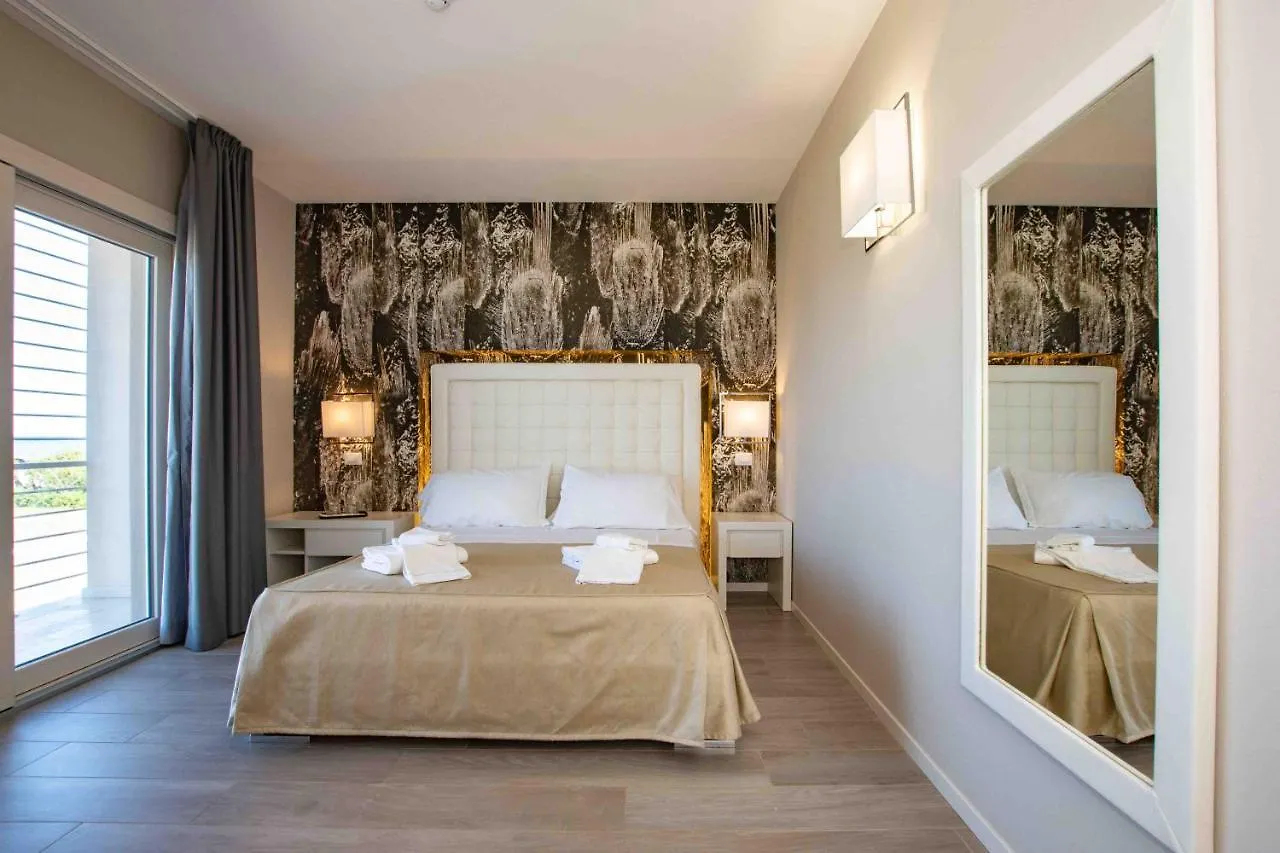 Hotel Boutique Carolina Marina di Castagneto Carducci 3*,  Italia